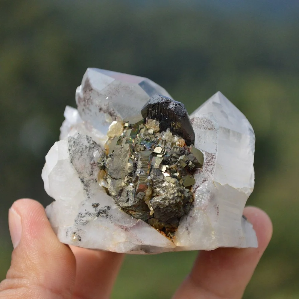 Ferberite With Quartz,Arsenopyrite,Mica Crystals