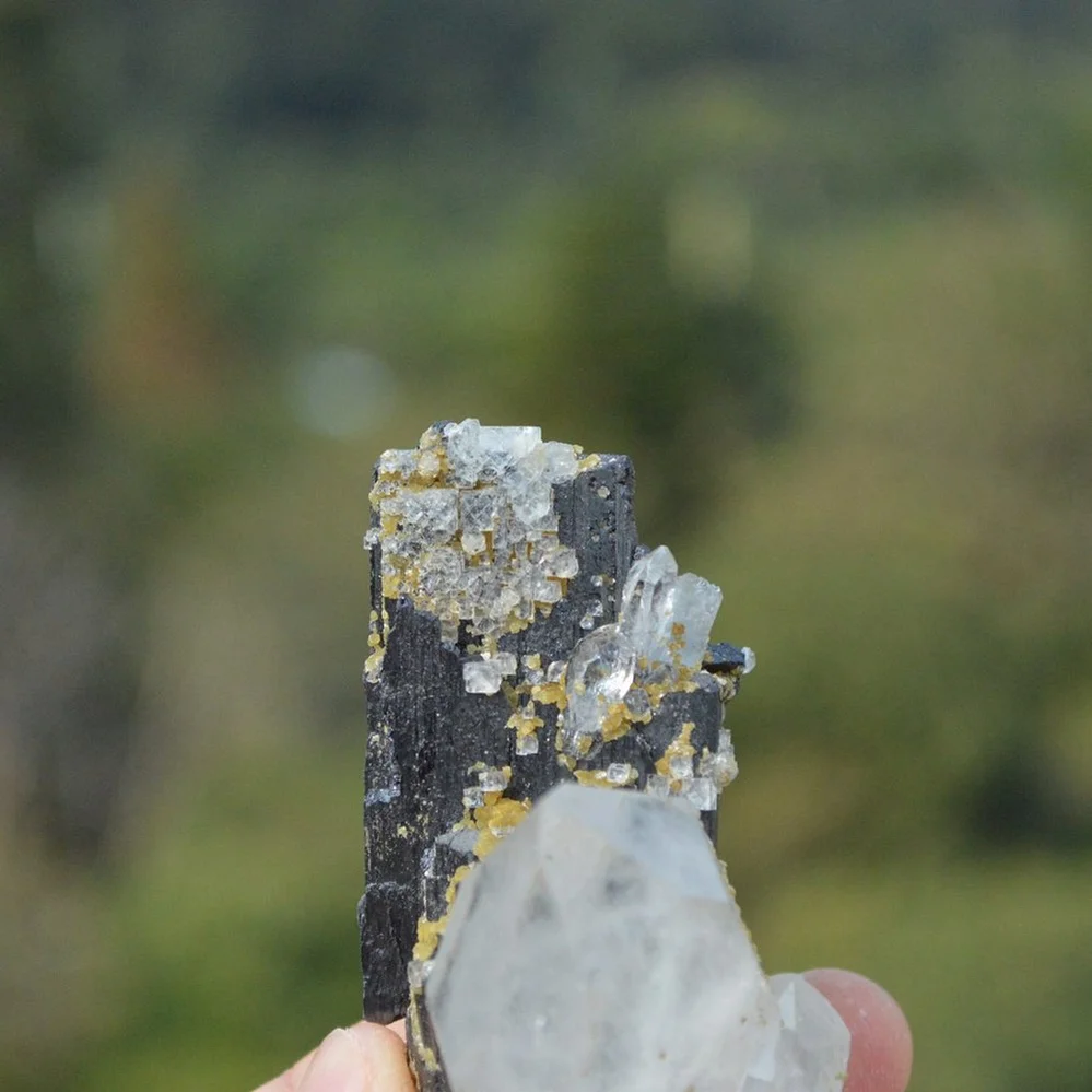 Ferberite With Quartz,Fluorite,Mica Crystals - Image 3