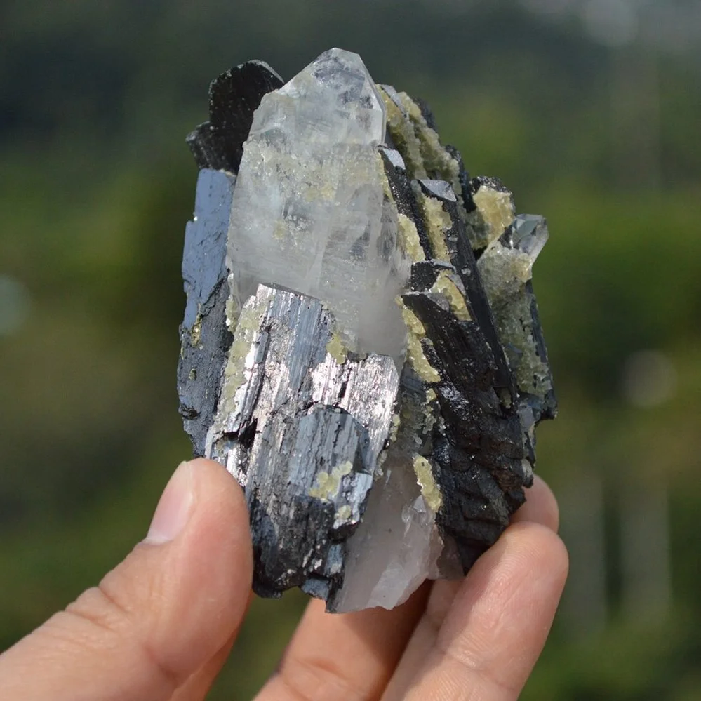 Ferberite With Quartz,Mica Crystals - Image 2