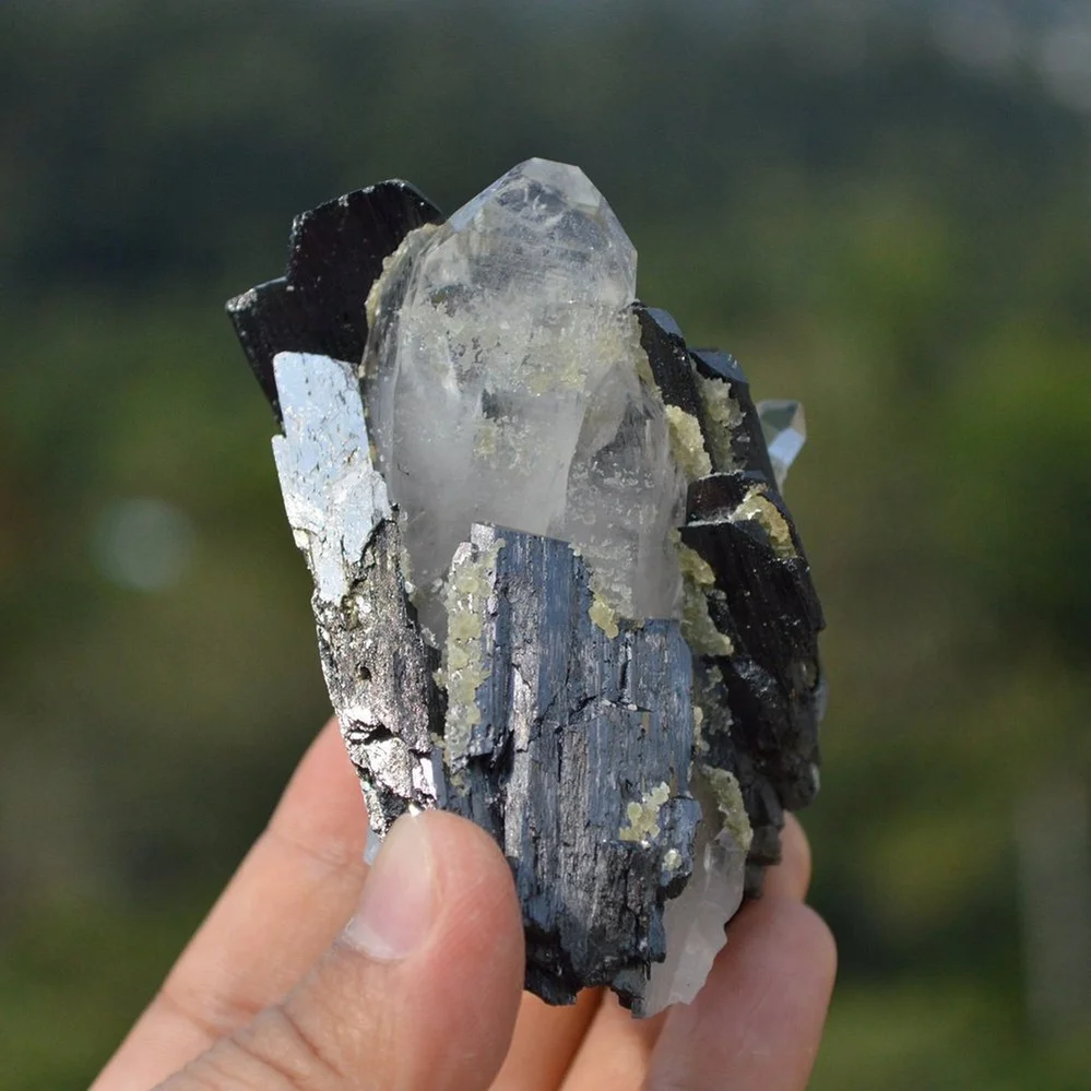 Ferberite With Quartz,Mica Crystals - Image 3