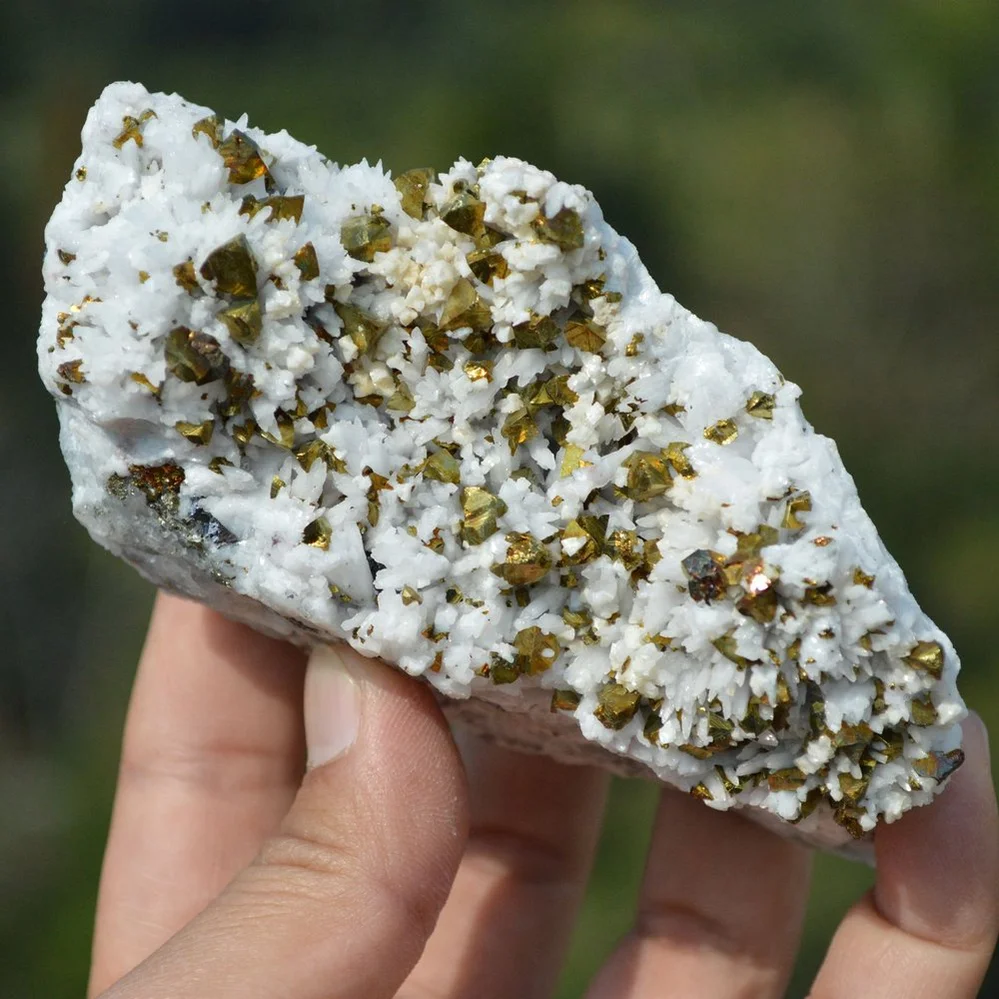 Quartz With Chalcopyrite, Dolomite, Galenite, Calcite Crystals