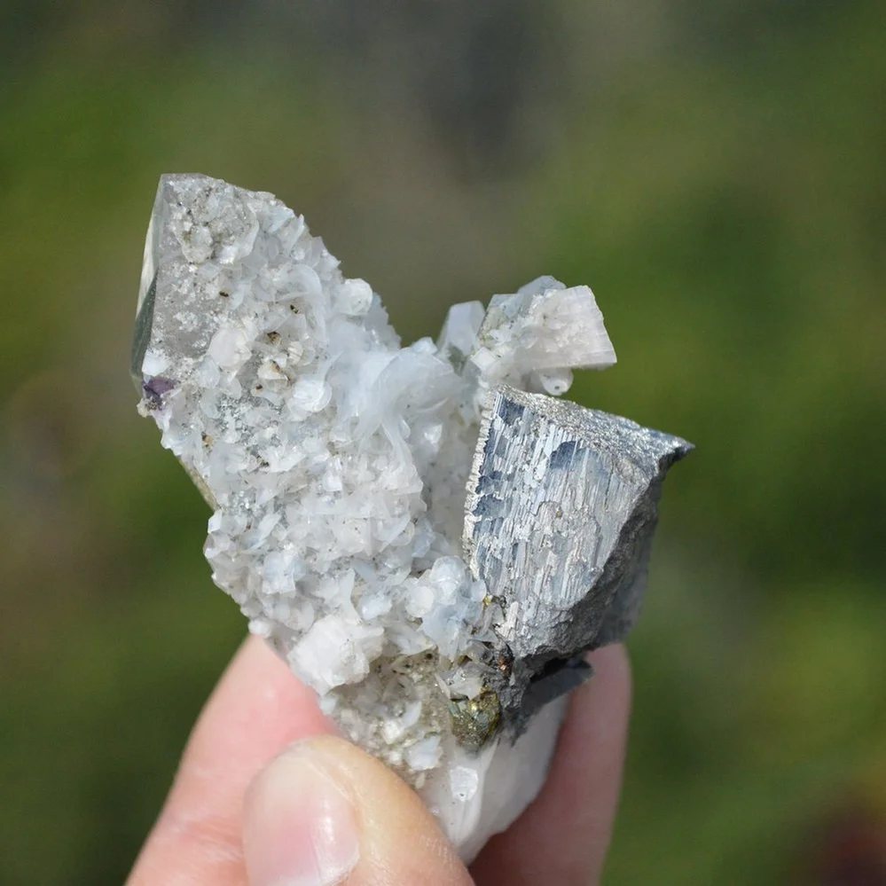 Quartz With Dolomite, Calcite, Arsenopyrite, Fluorite, Unknow Mineral, Mica Crystals - Image 4