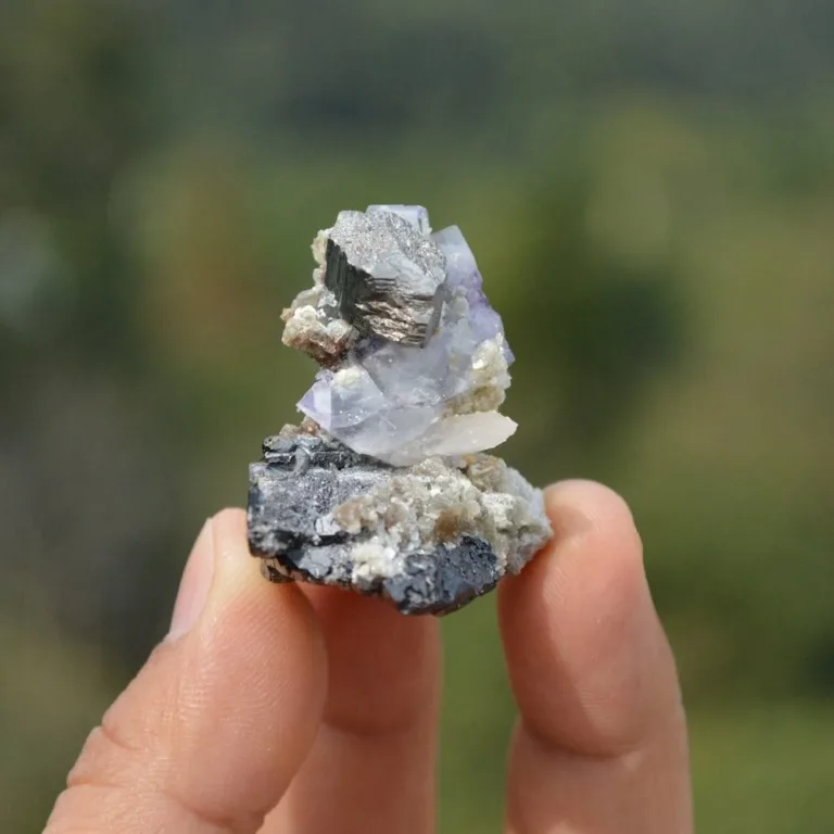 Ferberite With Quartz,Fluorite,Arsenopyrite,Mica Crystals - Image 2