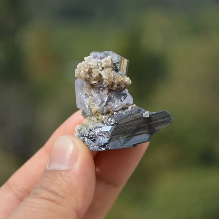 Ferberite With Quartz,Fluorite,Arsenopyrite,Mica Crystals - Image 4