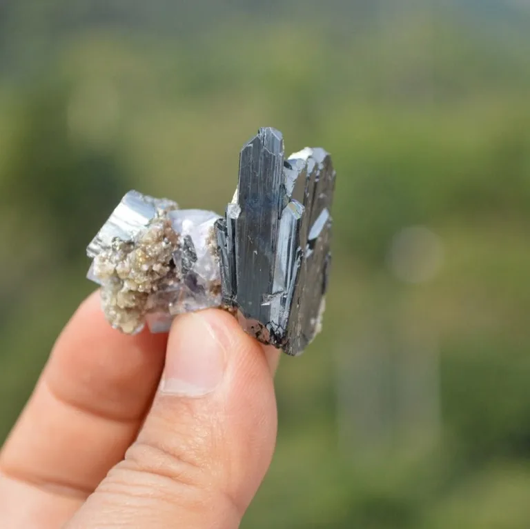 Ferberite With Quartz,Fluorite,Arsenopyrite,Mica Crystals - Image 6