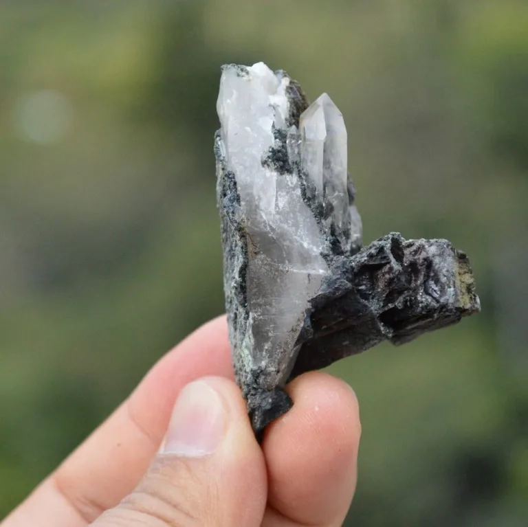 Ferberite With Quartz,Mica Crystals - Image 2