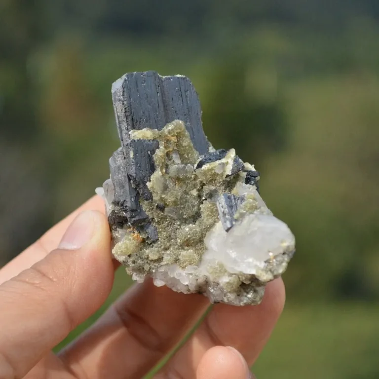 Ferberite With Quartz,Mica Crystals - Image 2
