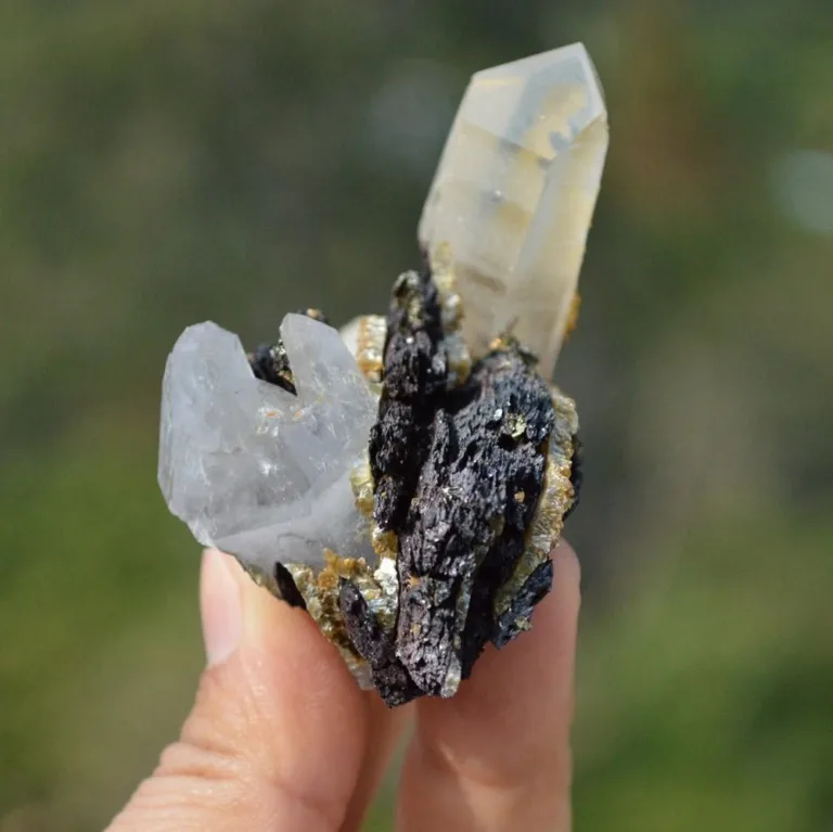 Ferberite With Quartz,Mica Crystals - Image 2