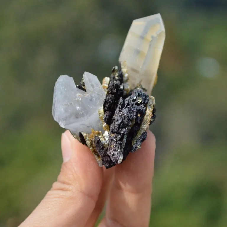 Ferberite With Quartz,Mica Crystals - Image 3