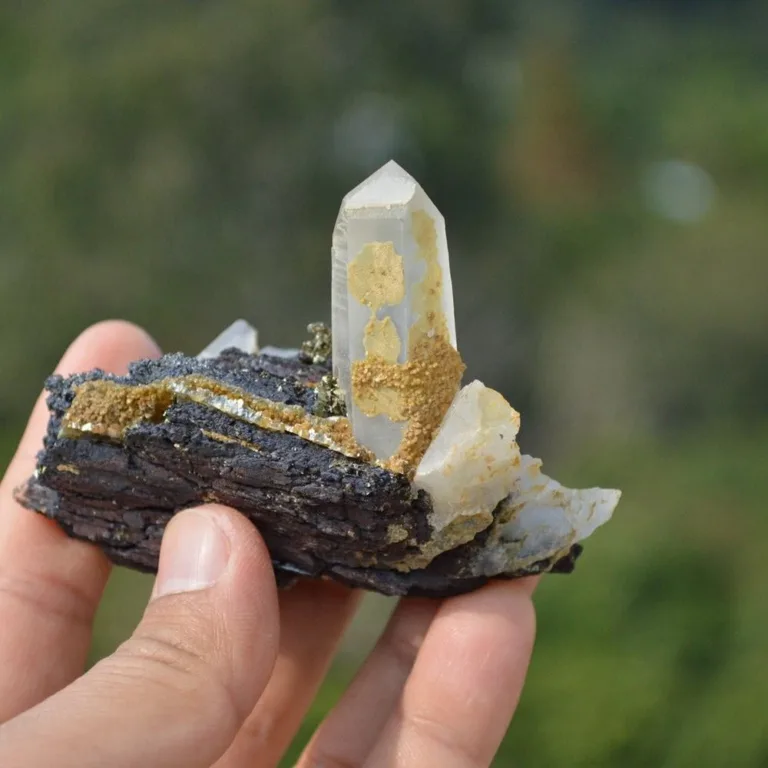 Ferberite With Quartz,Mica Crystals - Image 6