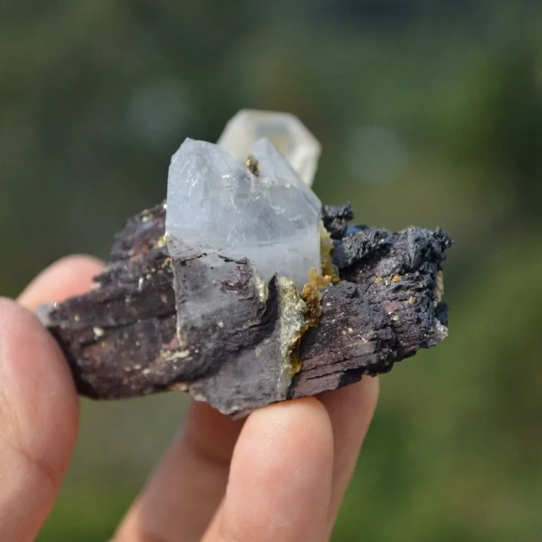 Ferberite With Quartz,Mica Crystals - Image 9