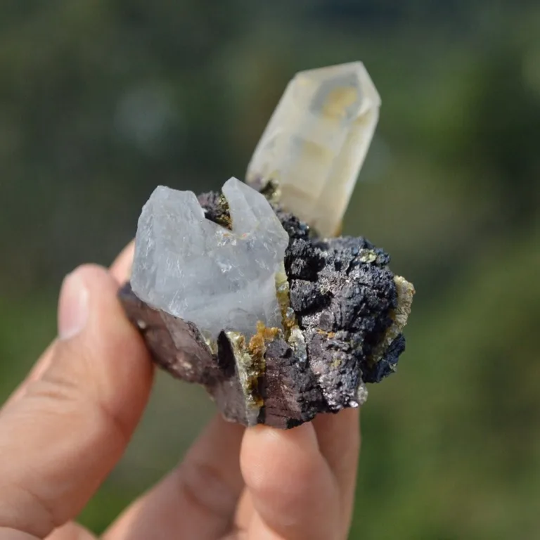 Ferberite With Quartz,Mica Crystals - Image 10