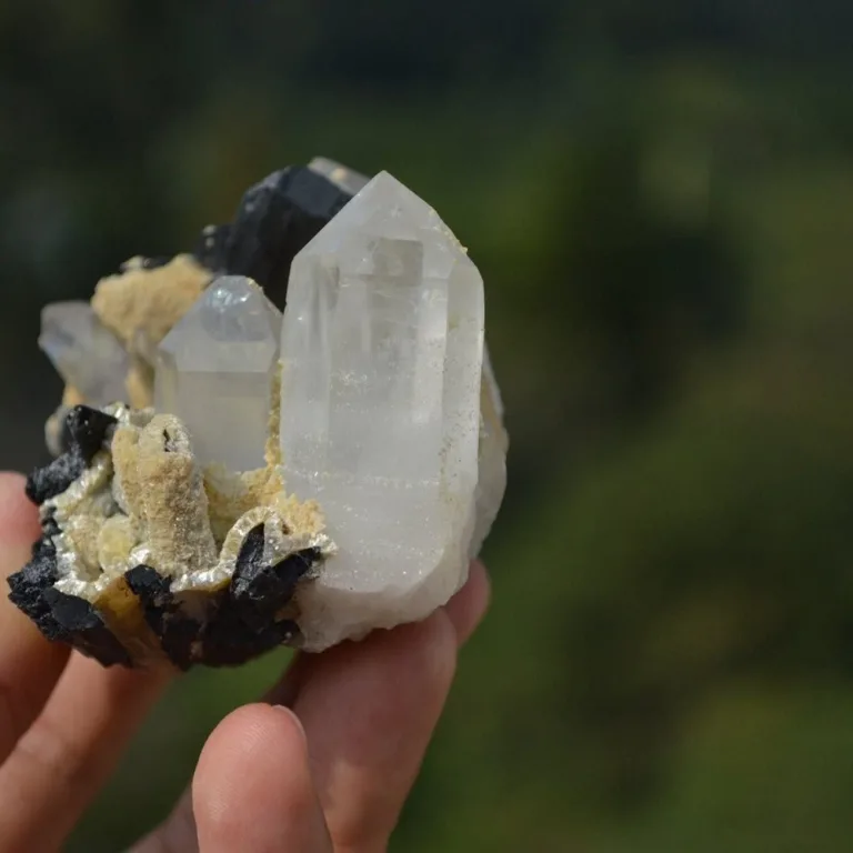 Ferberite With Quartz,Mica Crystals - Image 6