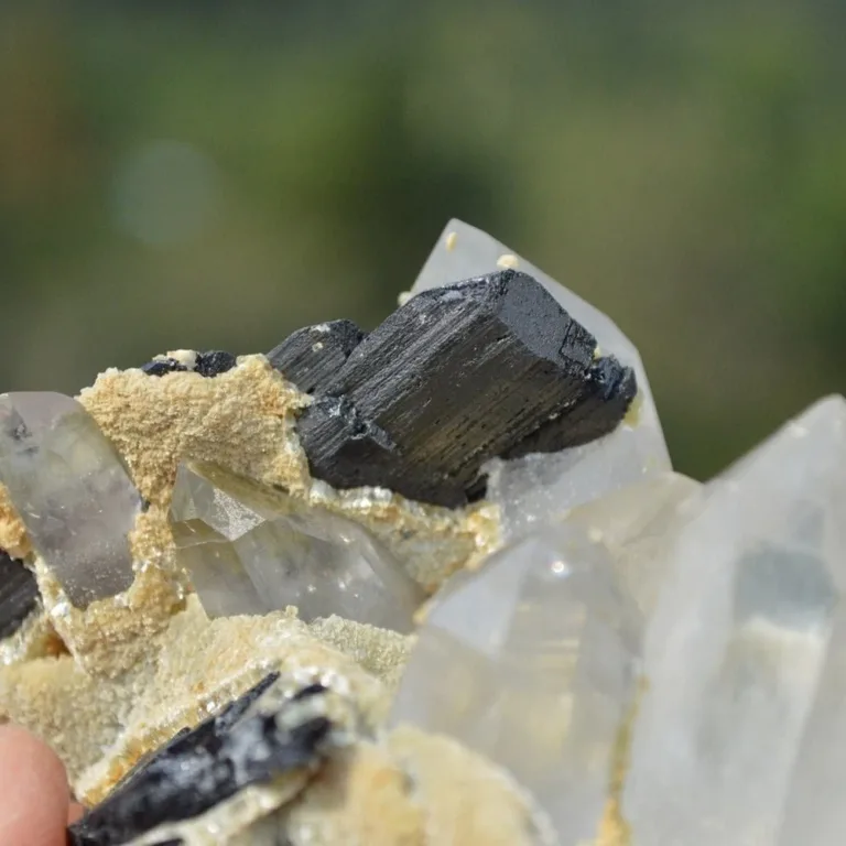 Ferberite With Quartz,Mica Crystals - Image 9