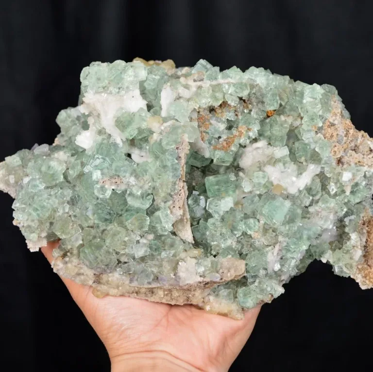 Fluorite With Calcite,Dolomite,Quartz Crystals