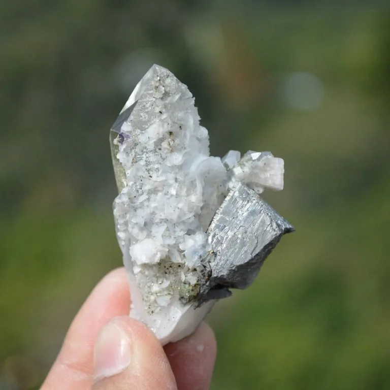 Quartz With Dolomite, Calcite, Arsenopyrite, Fluorite, Unknow Mineral, Mica Crystals - Image 2